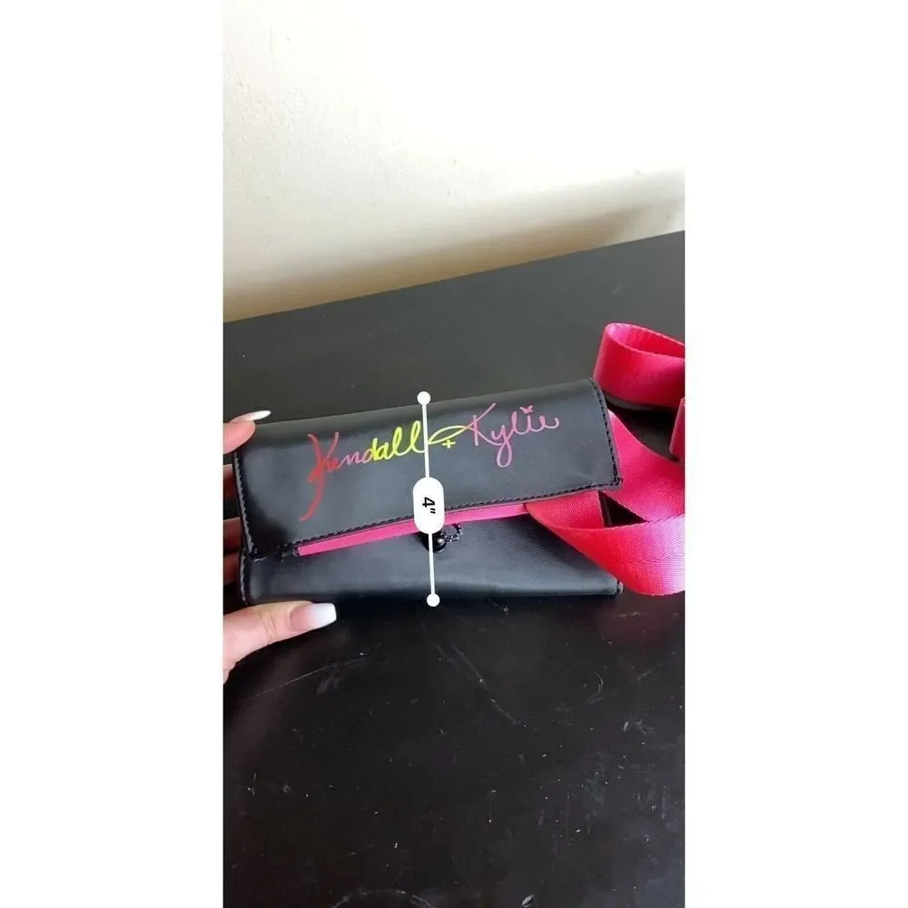 Kendal And Kylie Brush Holder Waist Belt Black And Pink H13